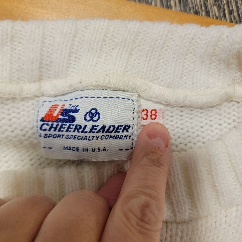 VTG Vintage Varsity Cheerleader Sweater Size 38 / Medium USA 🇺🇸 ♥️ - Picture 3 of 3